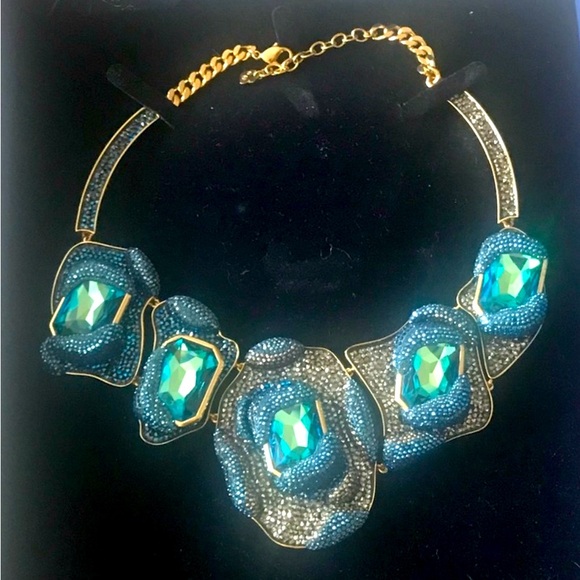 Authentic Swarovski Necklace. - Picture 6 of 17